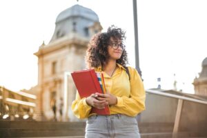 Egresso de pós-graduação, participe de pesquisa e fortaleça a excelência da Uninter
