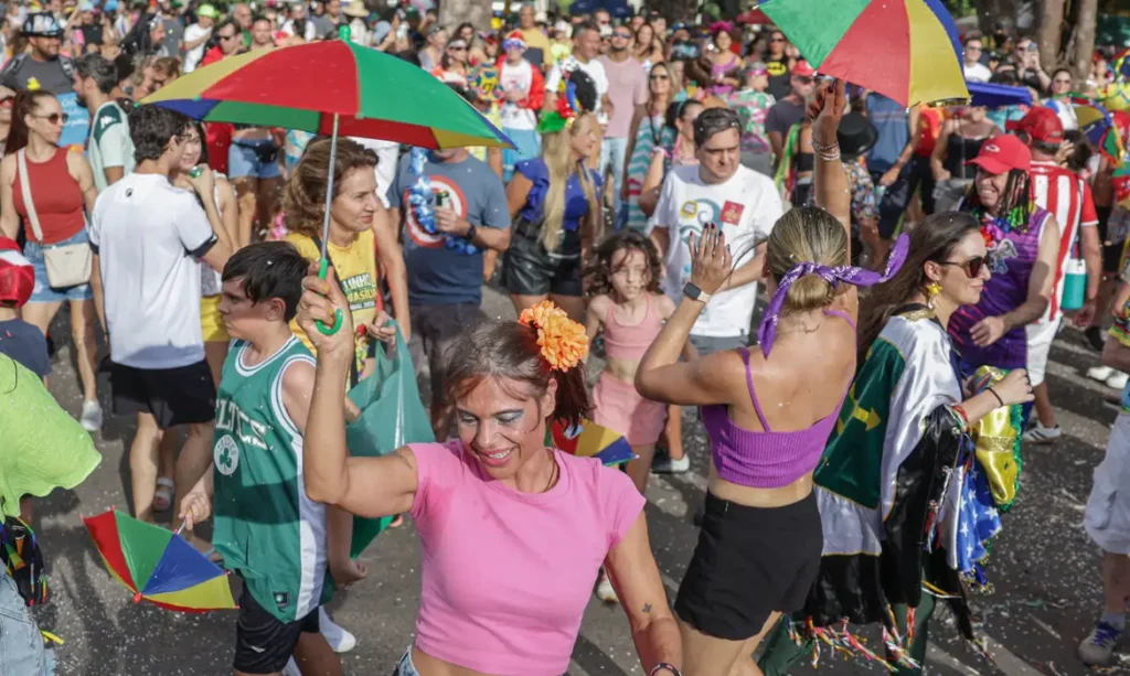 Galinho de Brasília honra a tradição do frevo e a paixão pelo futebol