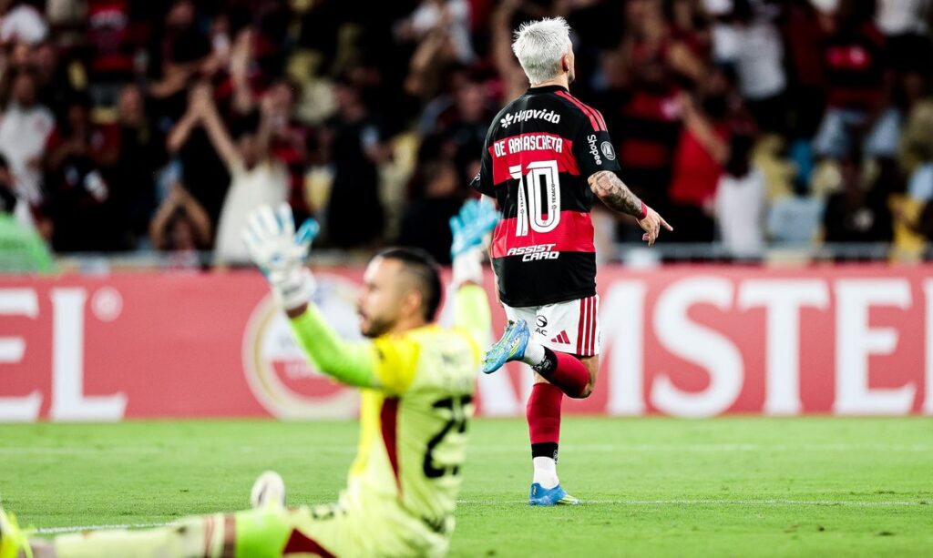 Flamengo goleia Independiente Medellín por 4 a 1 na Copa Libertadores