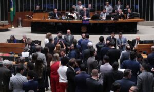 Câmara aprova, em primeiro turno, PEC do fim da escala 6×1